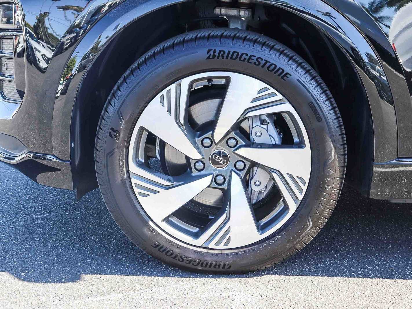 Used 2025 Audi Q6 e-tron Premium Plus w/ Premium Plus AWD/4WD image 9