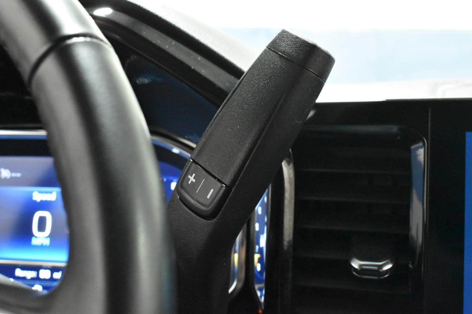 Used 2024 Chevrolet Silverado 1500 LT image 15