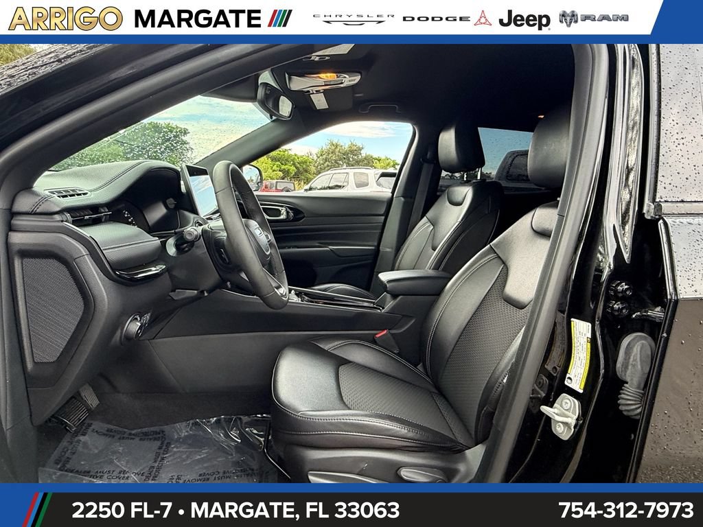 Used 2023 Jeep Compass Latitude AWD/4WD image 9