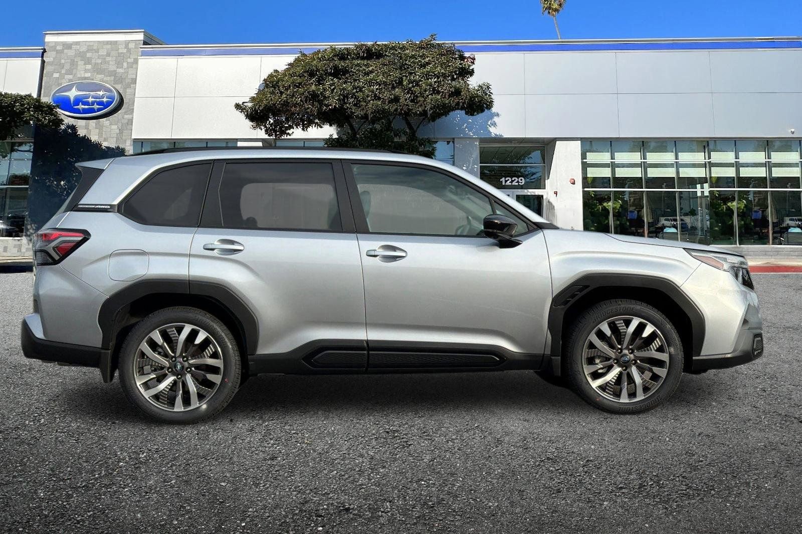 New 2026 Subaru Forester Touring AWD/4WD image 3
