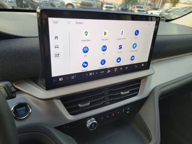 Used 2025 Ford Explorer Active w/ Active Comfort Package image 8