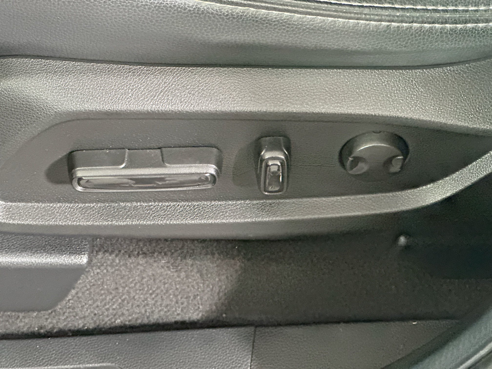Used 2025 Honda Pilot EX-L image 13