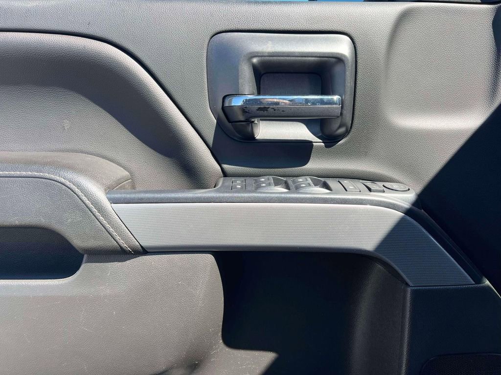 Used 2018 Chevrolet Silverado 1500 LT w/ All Star Edition AWD/4WD image 18