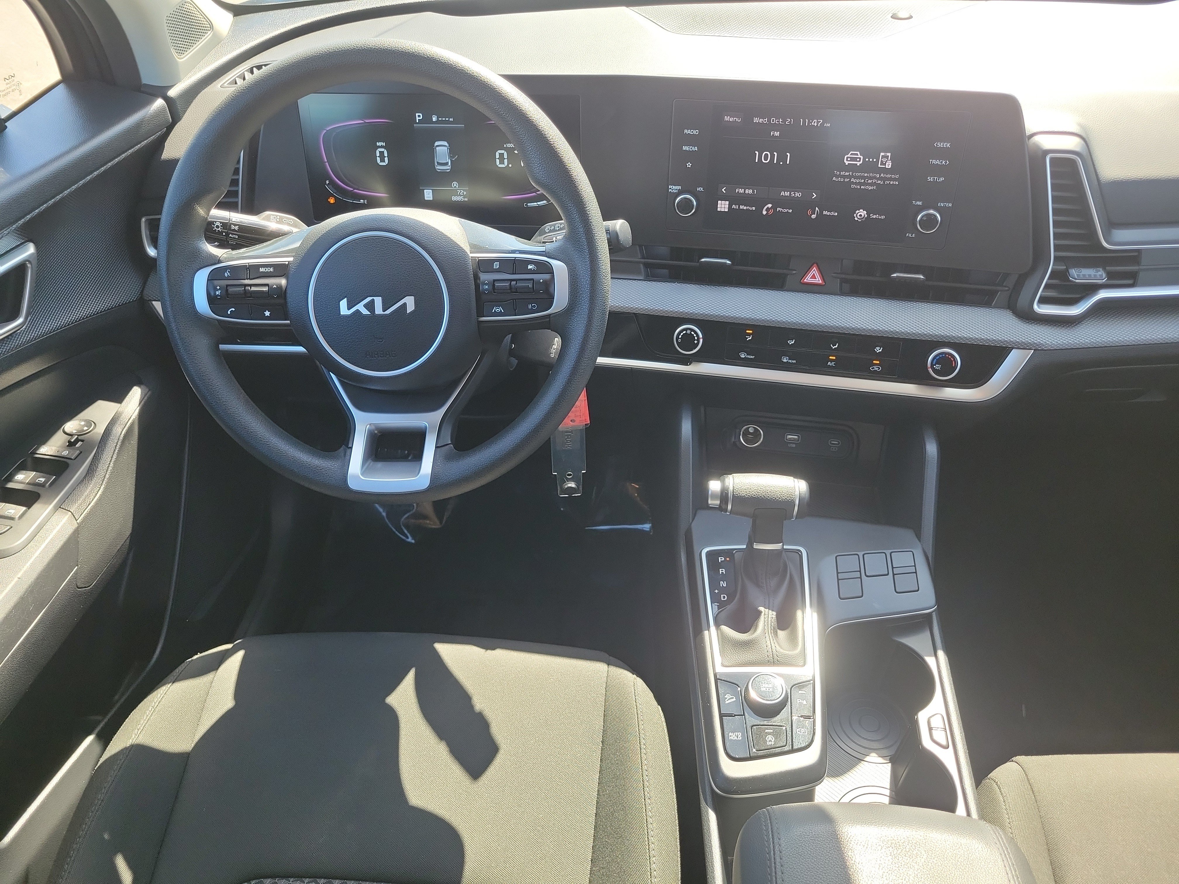 Used 2025 Kia Sportage LX FWD image 19
