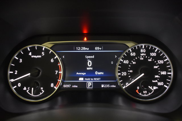 Certified 2025 Nissan Sentra SR FWD image 25