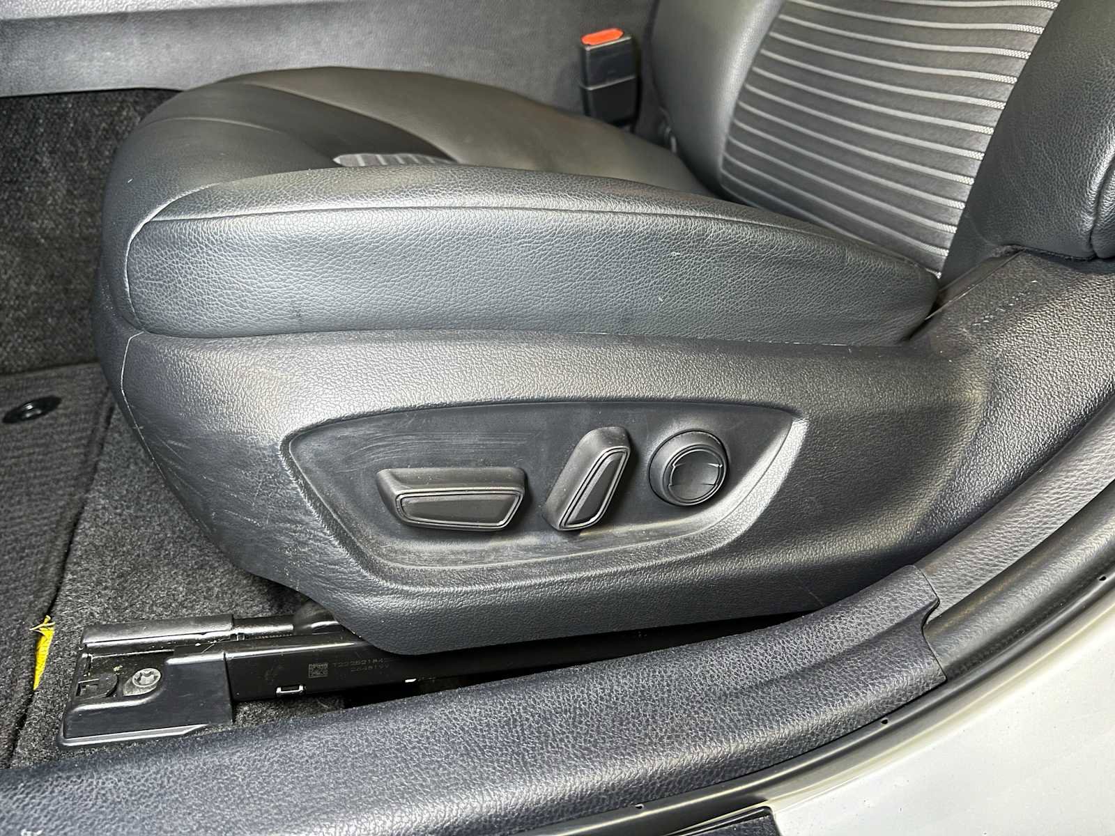 Used 2023 Toyota Camry SE w/ Cold Weather Package image 23