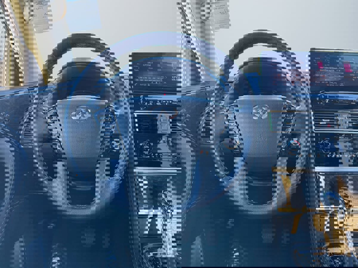 Used 2023 INFINITI QX80 Luxe w/ Cargo Package image 11