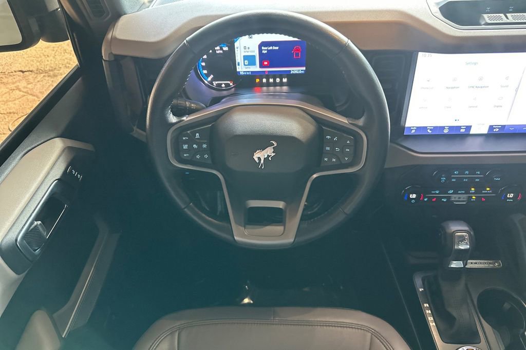 Used 2023 Ford Bronco Wildtrak image 14