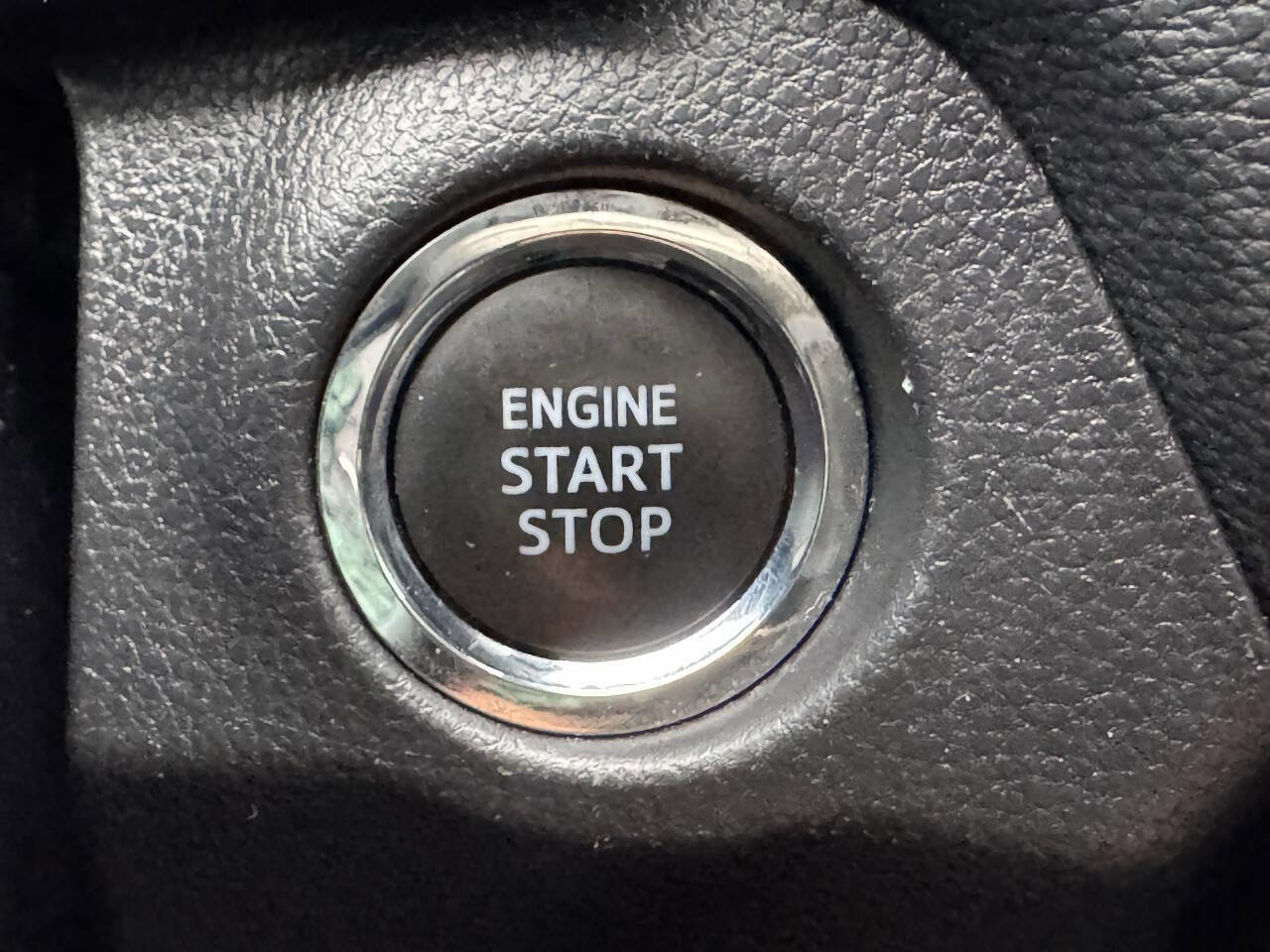 Used 2025 Toyota RAV4 XLE image 28