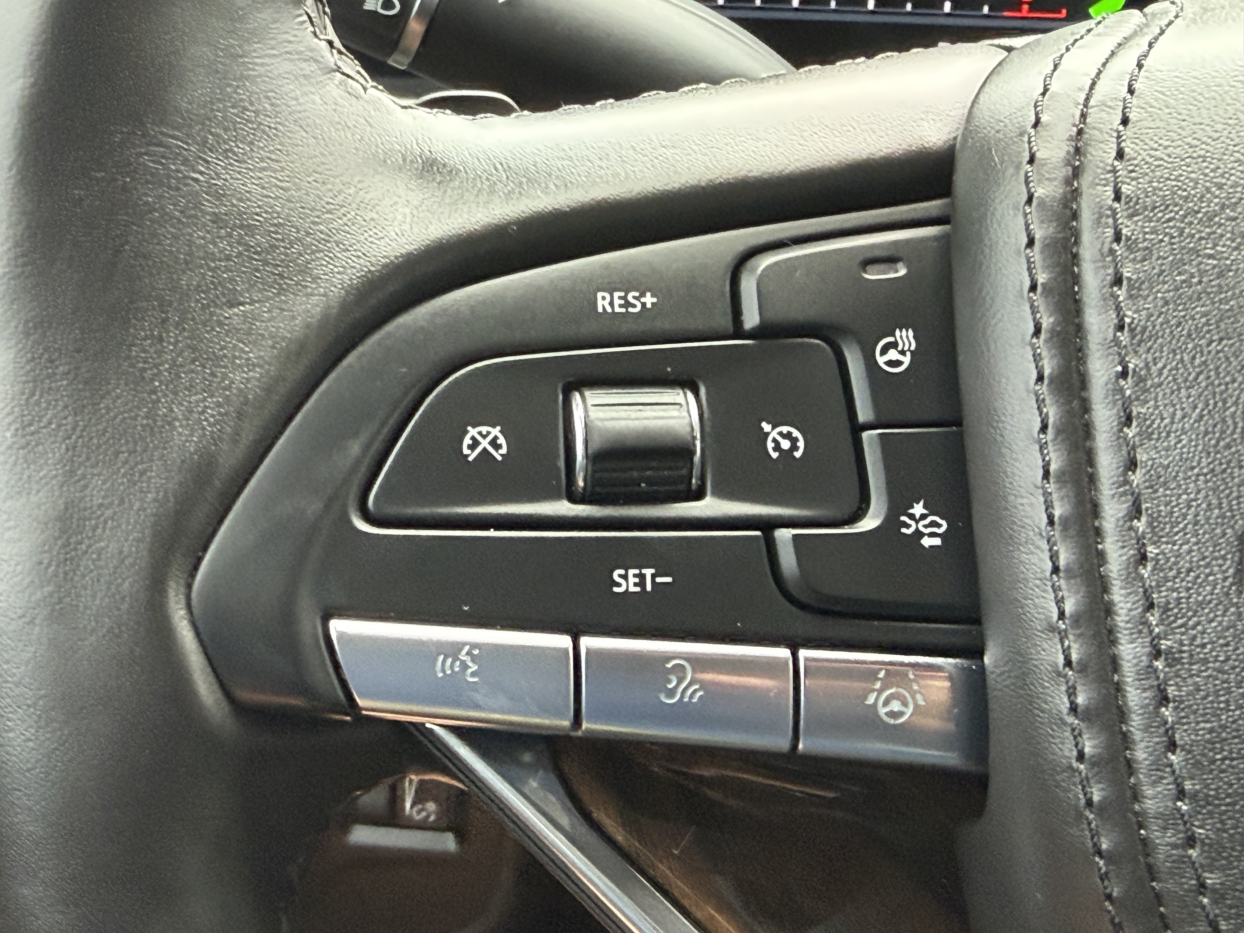 Certified 2023 Cadillac Escalade ESV Sport Platinum w/ LPO, ONYX Package AWD/4WD image 34