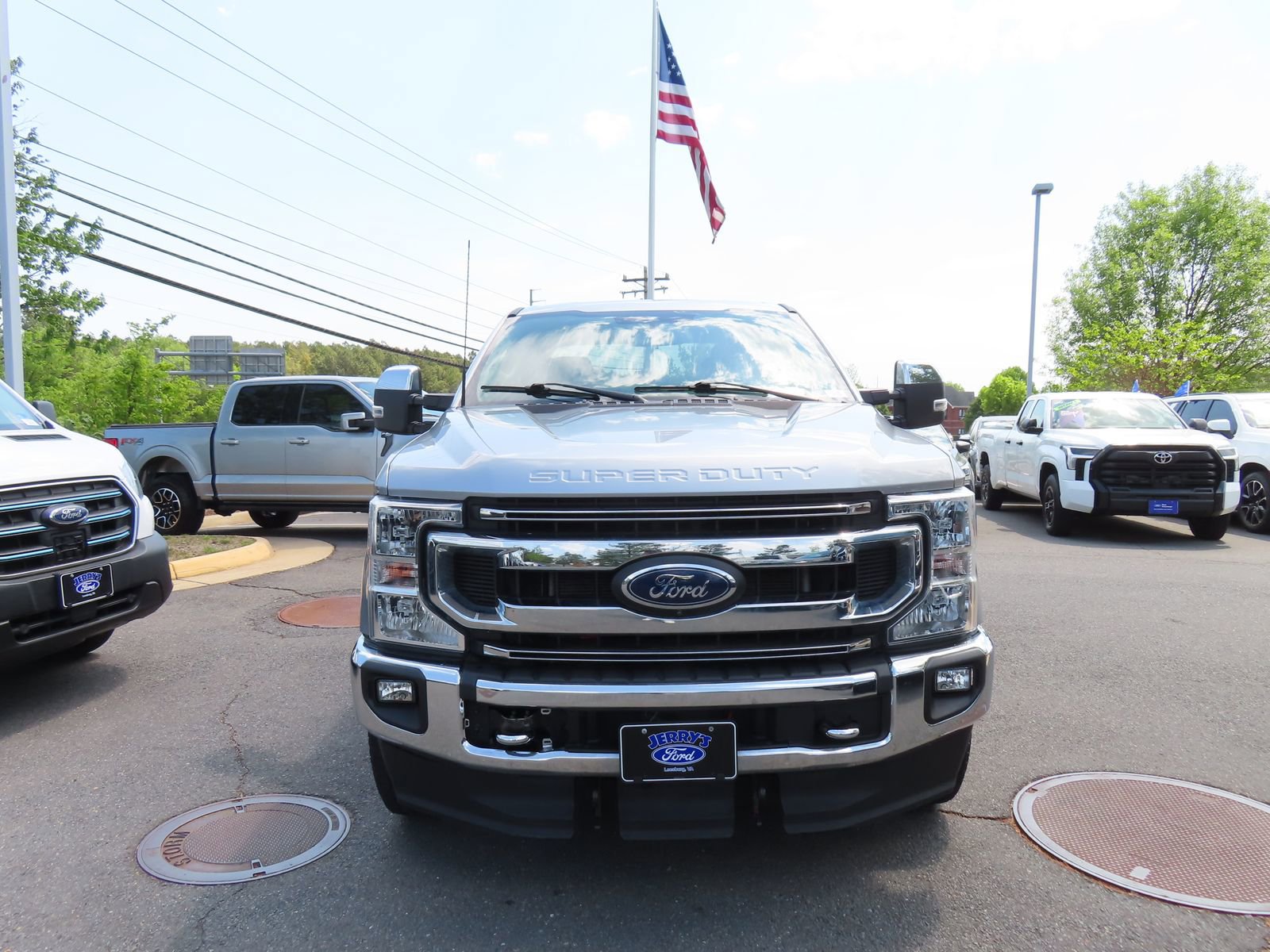 Used 2022 Ford F250 XLT w/ XLT Premium Package AWD/4WD image 2