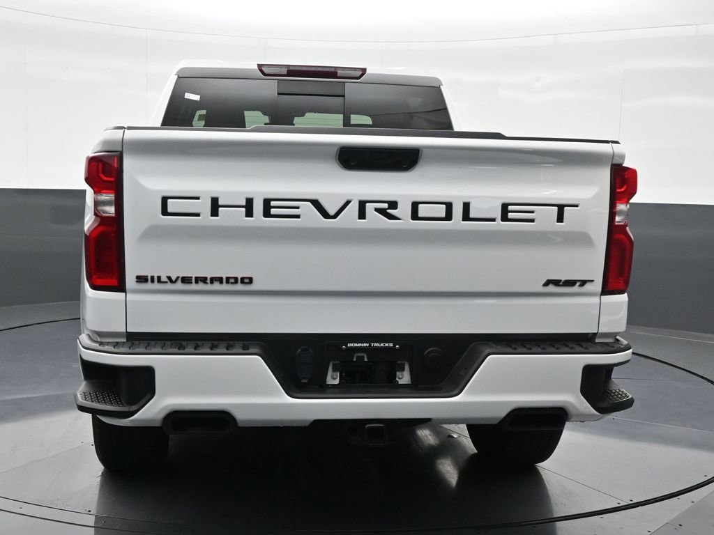 Used 2023 Chevrolet Silverado 1500 RST w/ Redline Edition AWD/4WD image 4