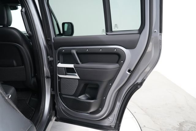 Used 2024 Land Rover Defender 110 S image 52