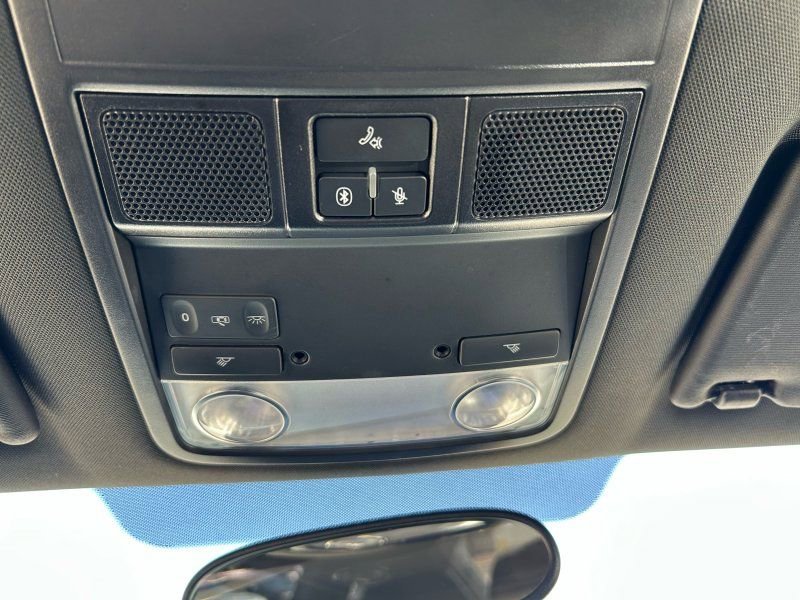 Used 2012 Volkswagen Beetle 2.0T image 17