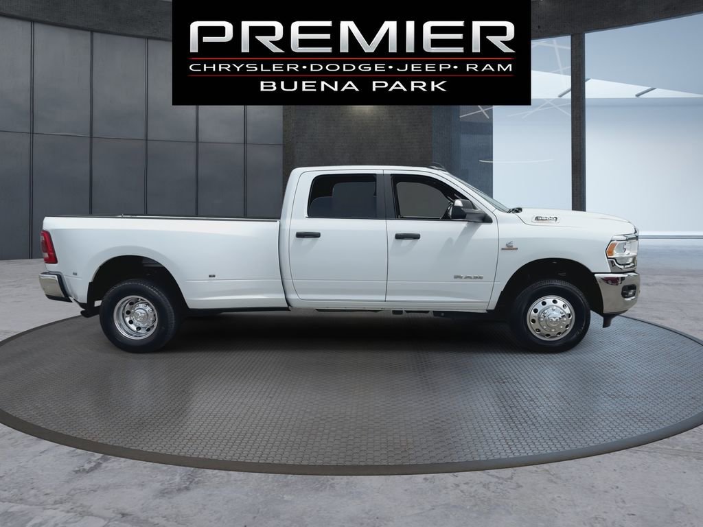 Used 2022 RAM 3500 Big Horn w/ Level C Equiment Group image 9