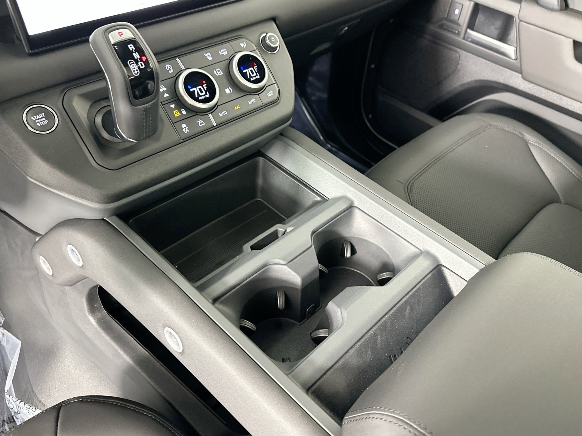 Used 2025 Land Rover Defender 110 S image 13