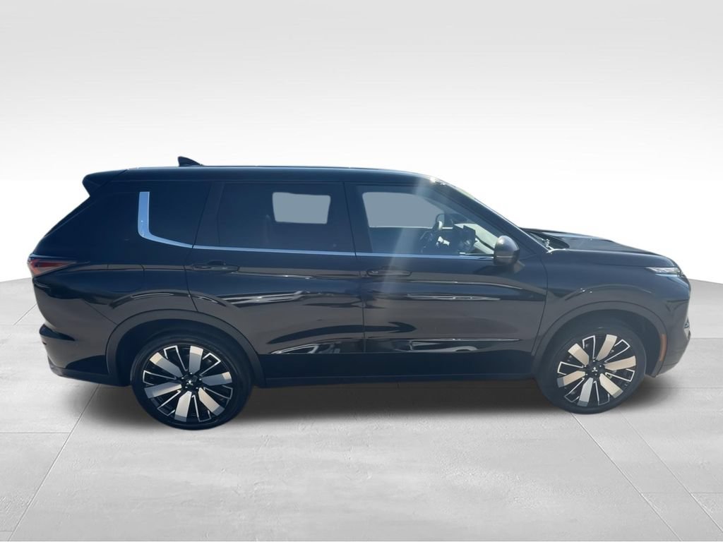 New 2026 Mitsubishi Outlander SE FWD image 9