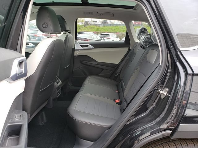 New 2026 Volkswagen Taos SE AWD/4WD image 8