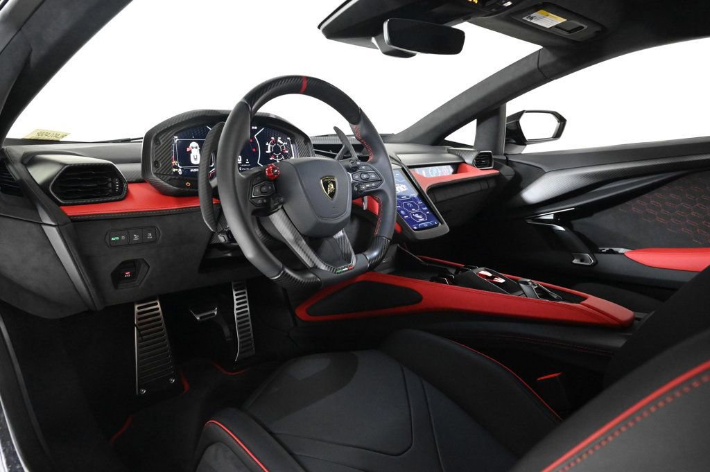 Used 2024 Lamborghini Revuelto image 9
