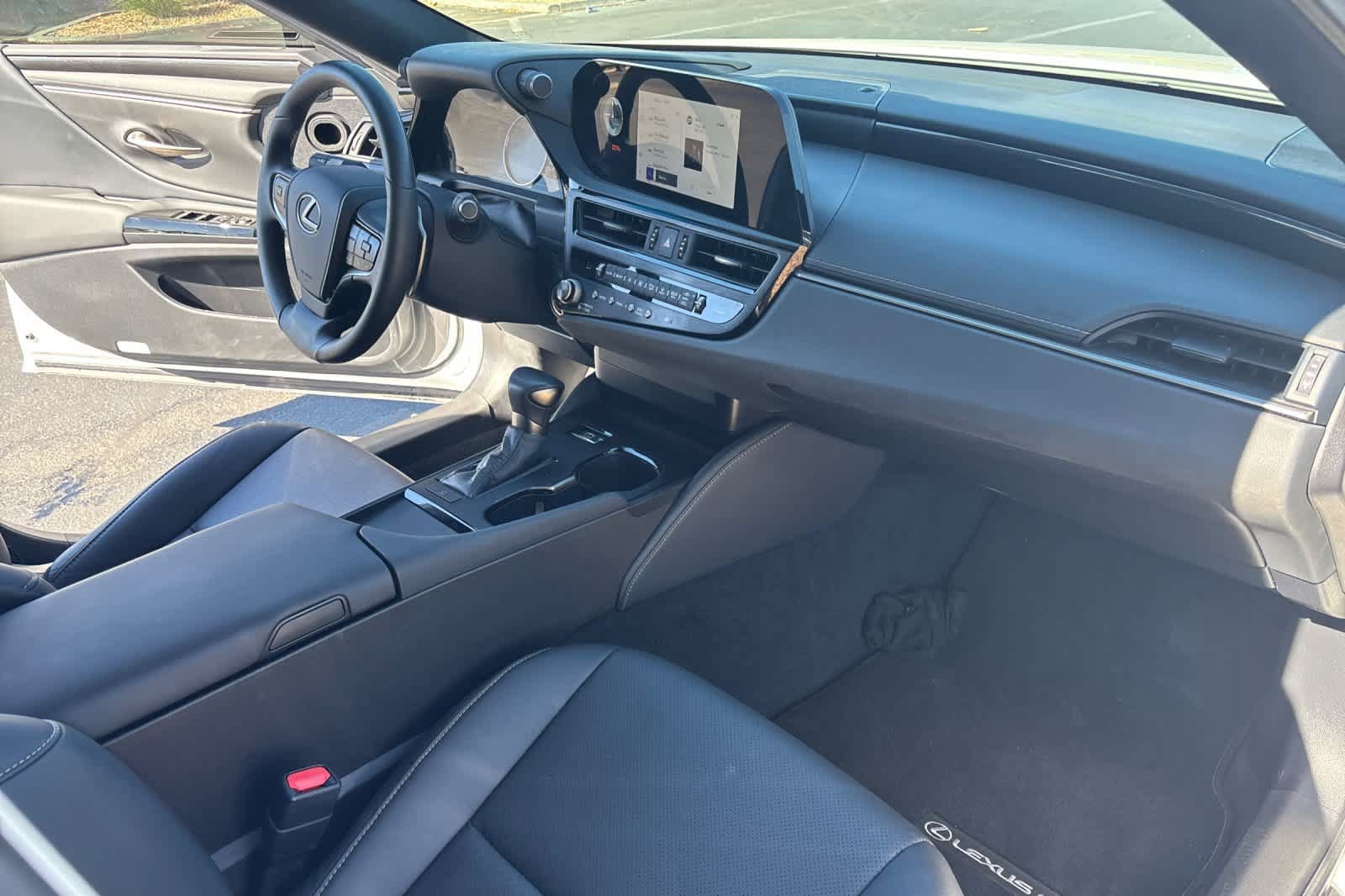 Used 2025 Lexus ES 350 w/ Accessory Package (Z2) FWD image 16