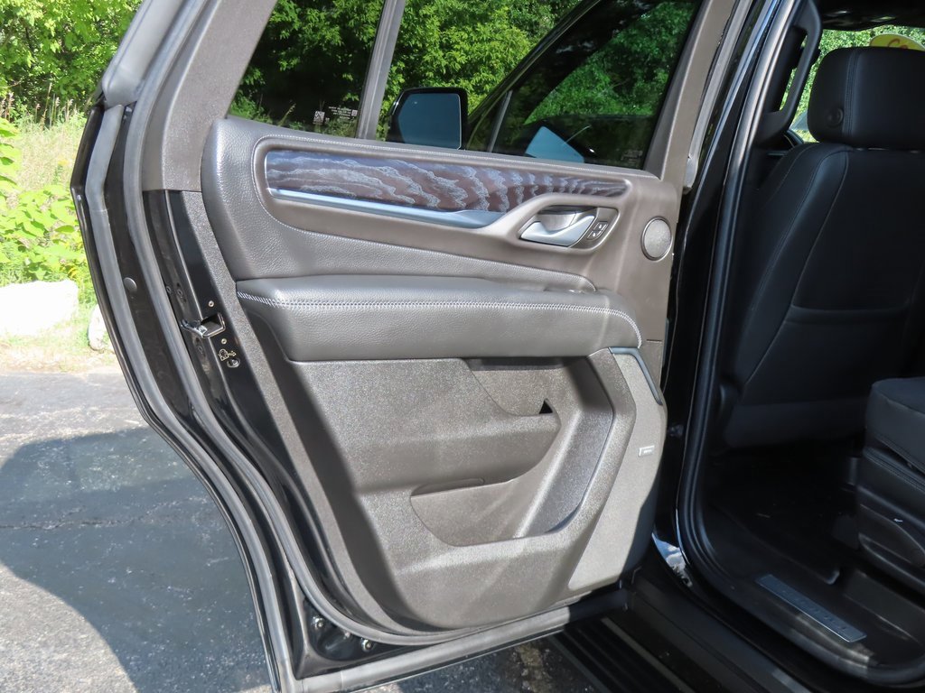 Used 2022 GMC Yukon Denali w/ Denali Premium Package image 32