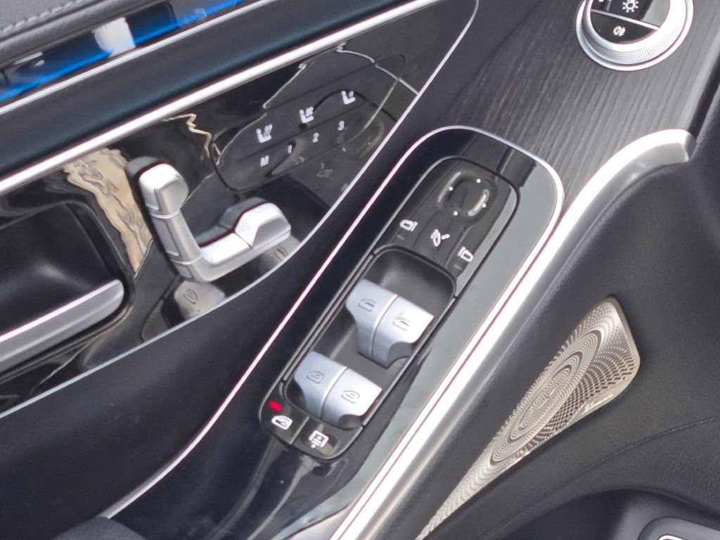 Used 2022 Mercedes-Benz S 500 4MATIC image 25