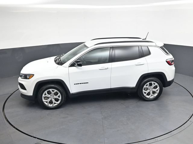 Used 2024 Jeep Compass Latitude AWD/4WD image 28