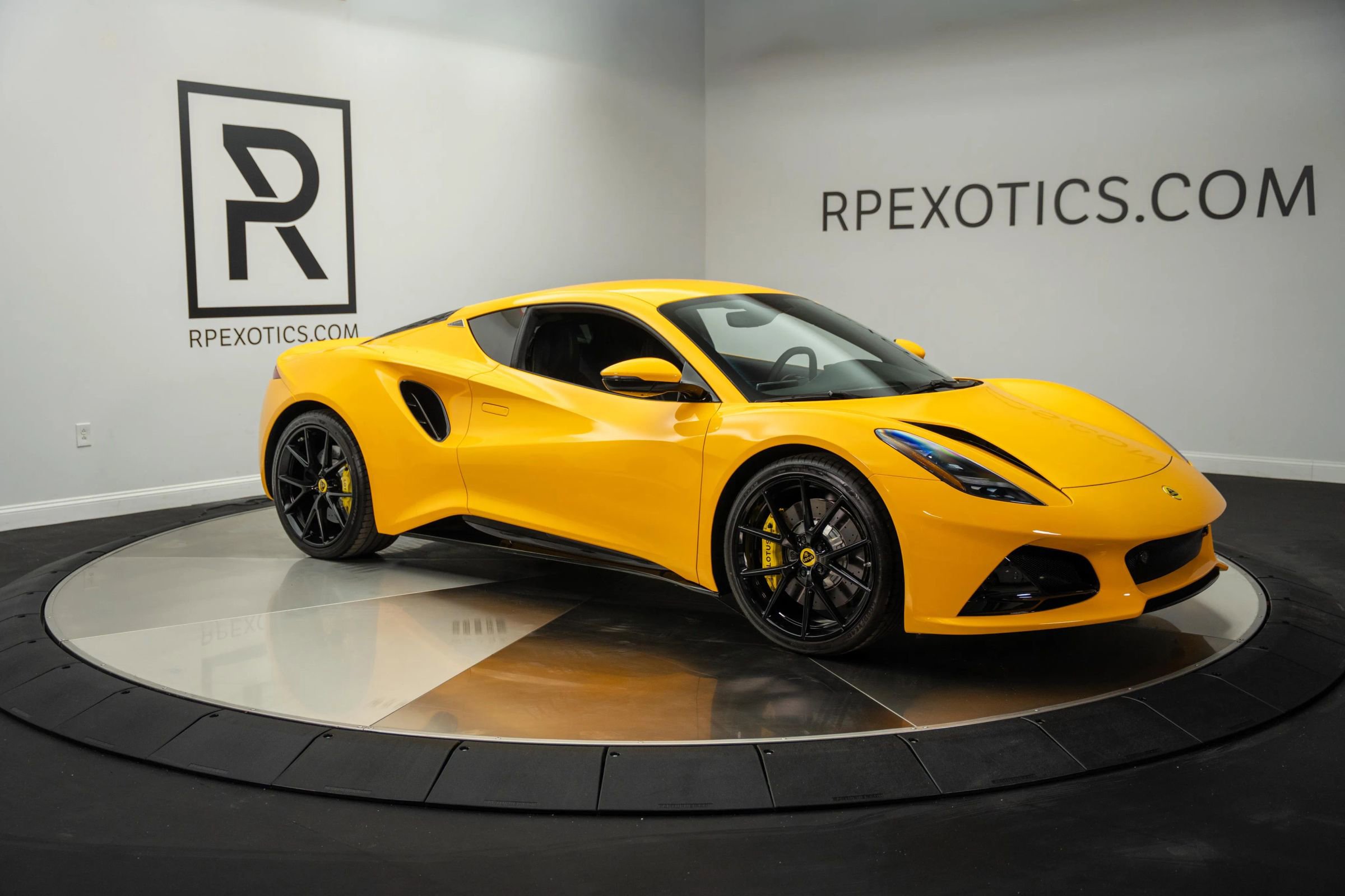 Used 2024 Lotus Emira First Edition image 11