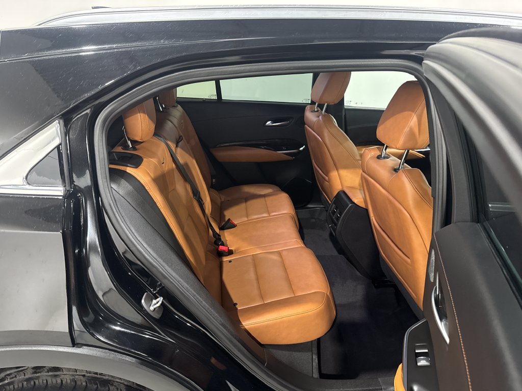 Used 2022 Cadillac XT4 Premium Luxury w/ Enhanced Visibility Package AWD/4WD image 23