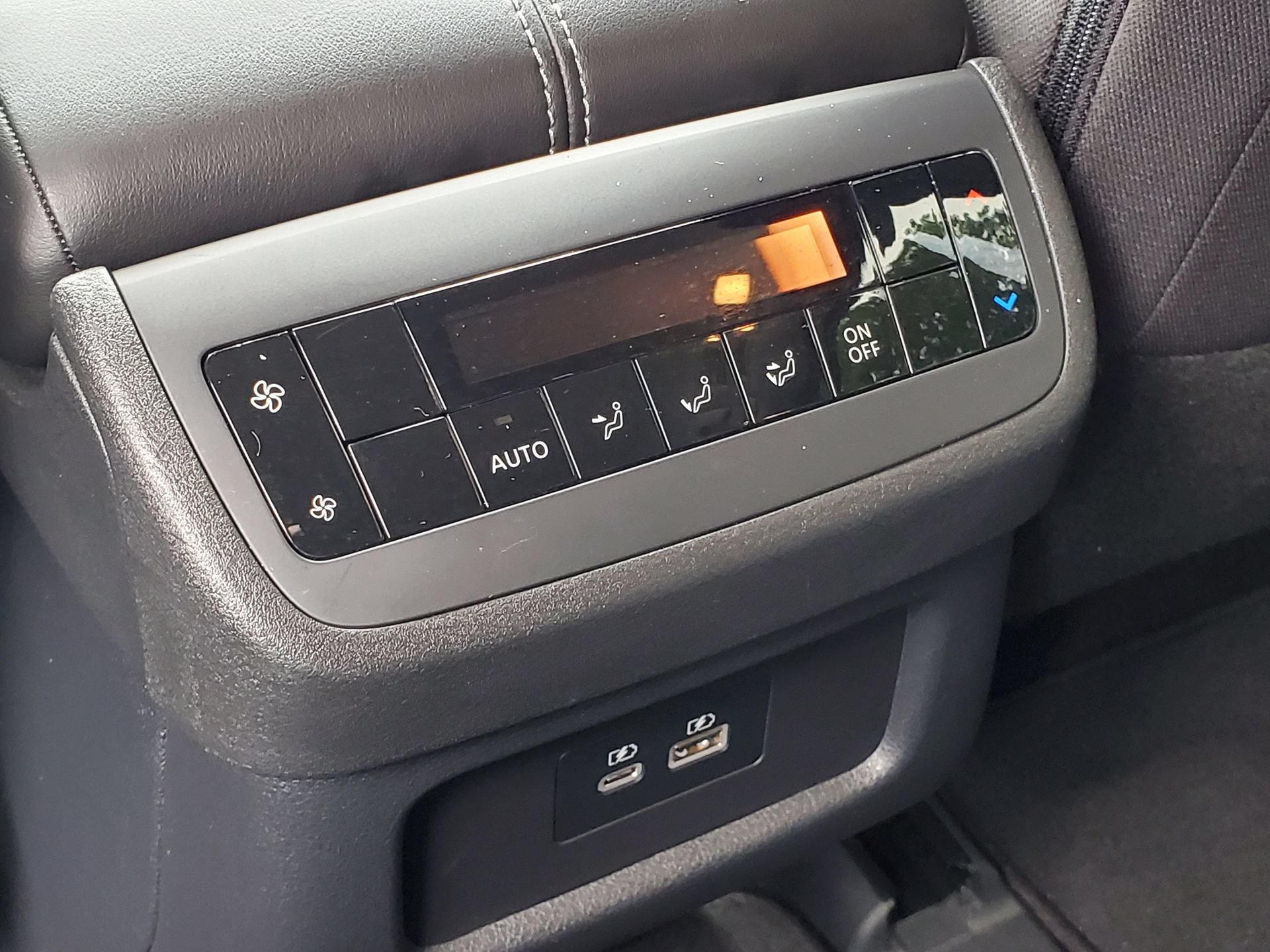 Used 2025 Nissan Pathfinder SV FWD image 14
