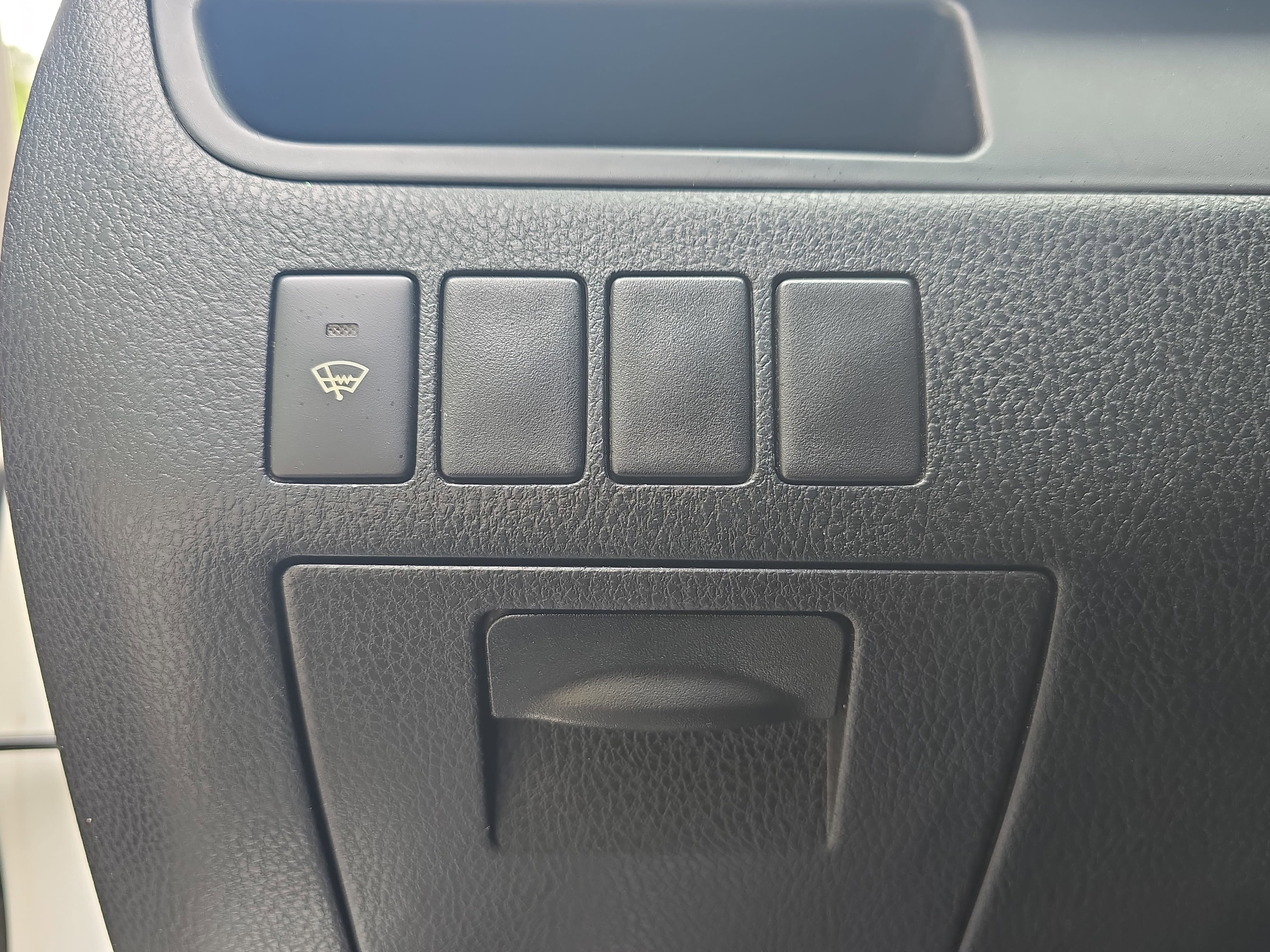 Used 2016 Toyota Highlander LE FWD image 24