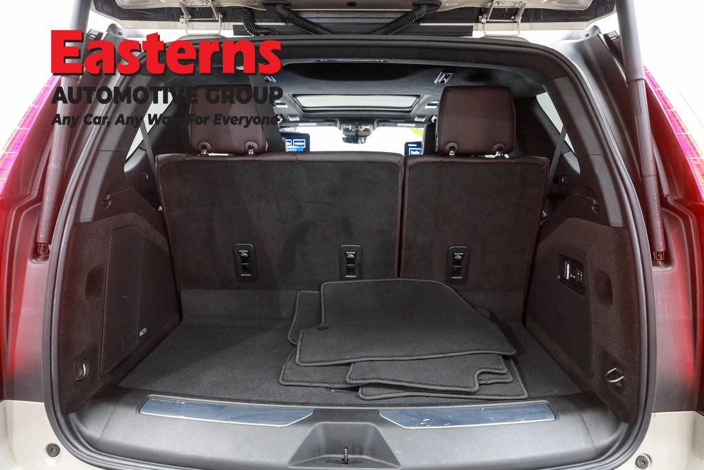 Used 2024 Cadillac Escalade Sport Platinum w/ LPO, ONYX Package image 9