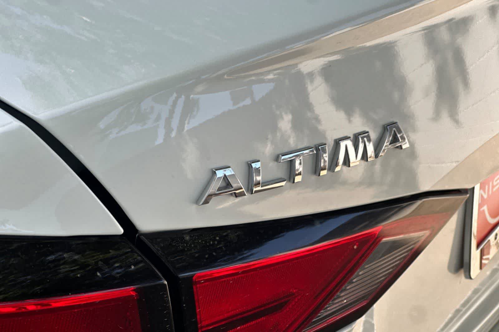 Certified 2022 Nissan Altima 2.5 SR FWD image 16