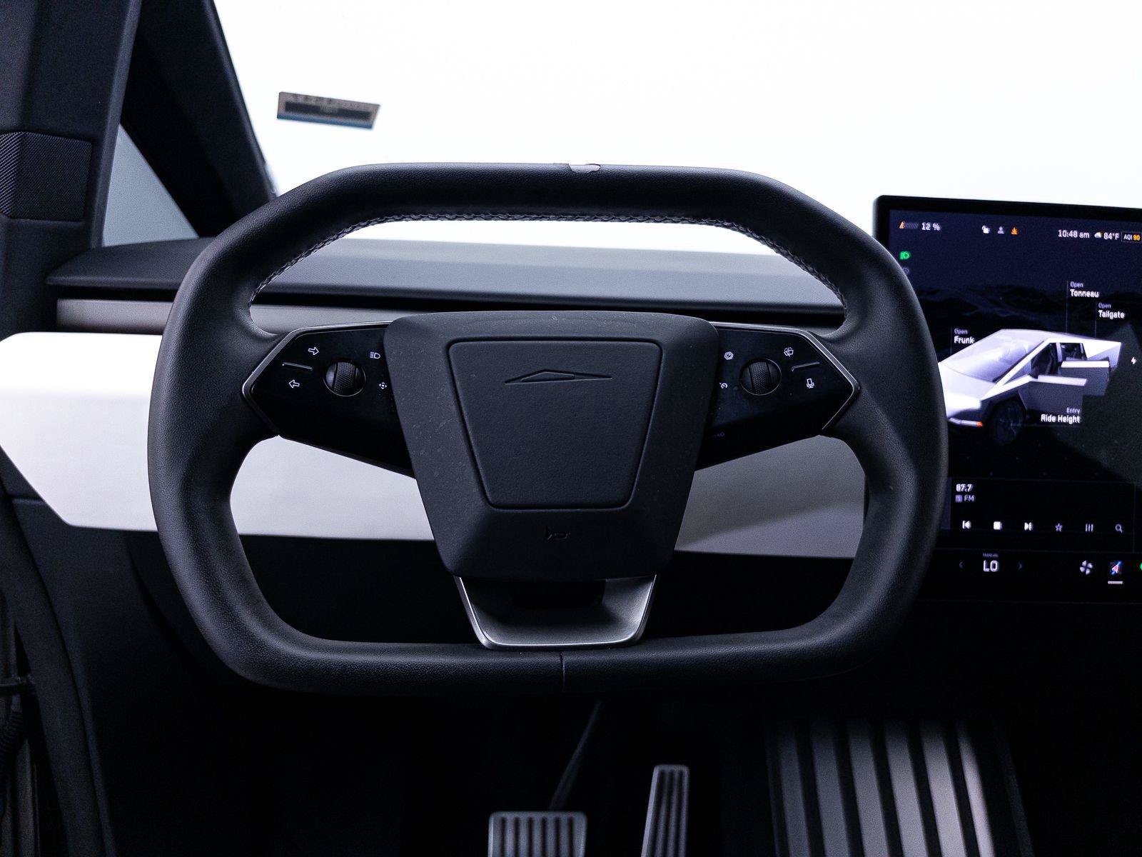 Used 2024 Tesla Cybertruck AWD Crew Cab image 30