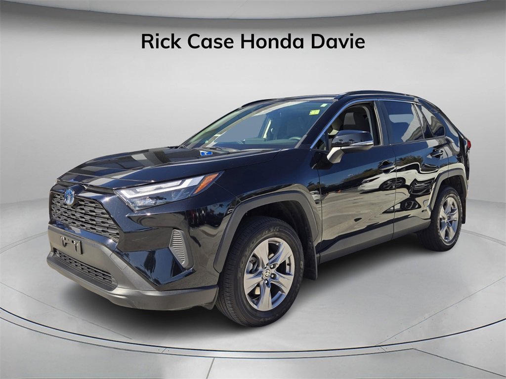 Used 2024 Toyota RAV4 XLE image 9