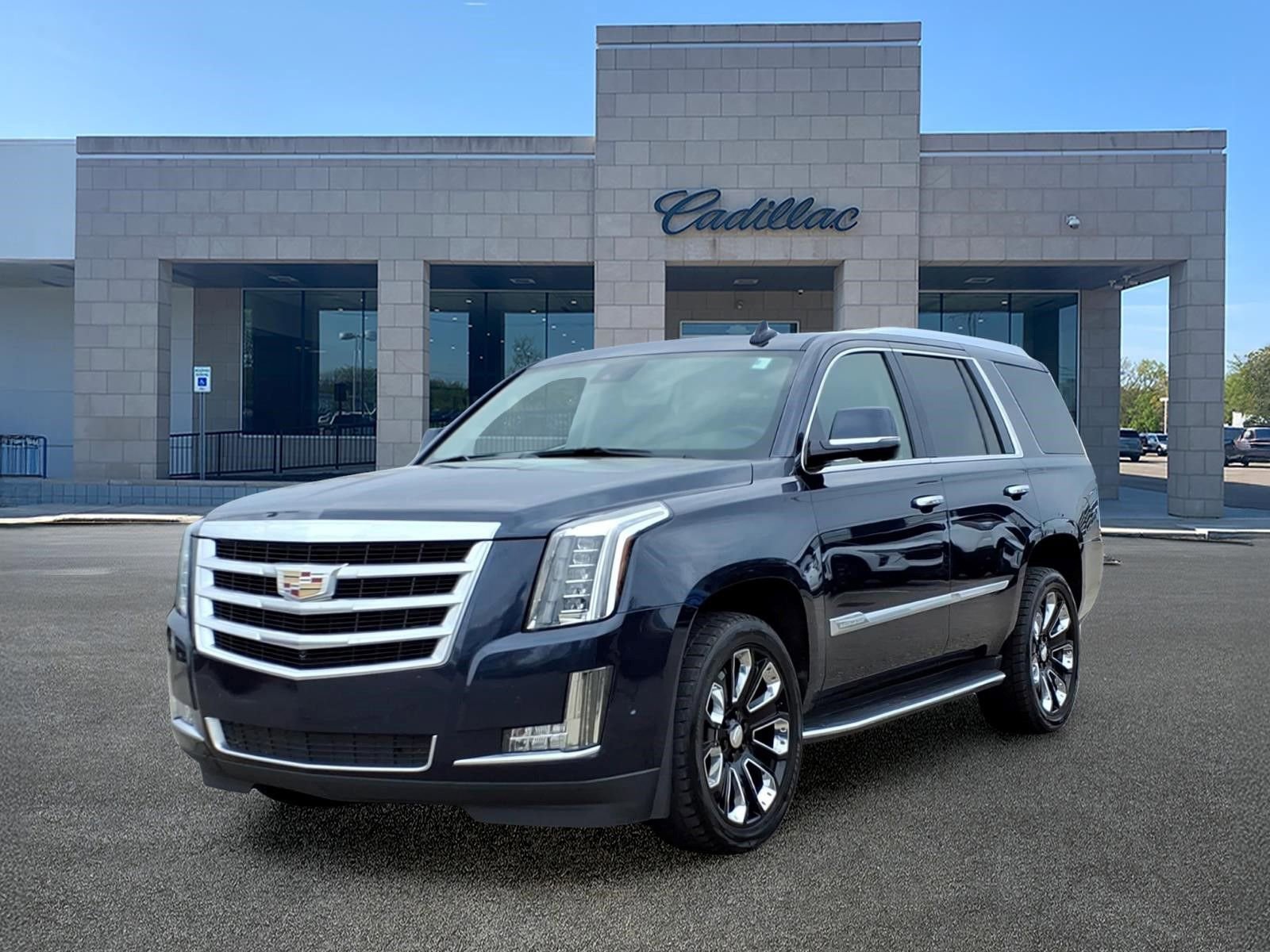 Used 2020 Cadillac Escalade Luxury AWD/4WD image 1