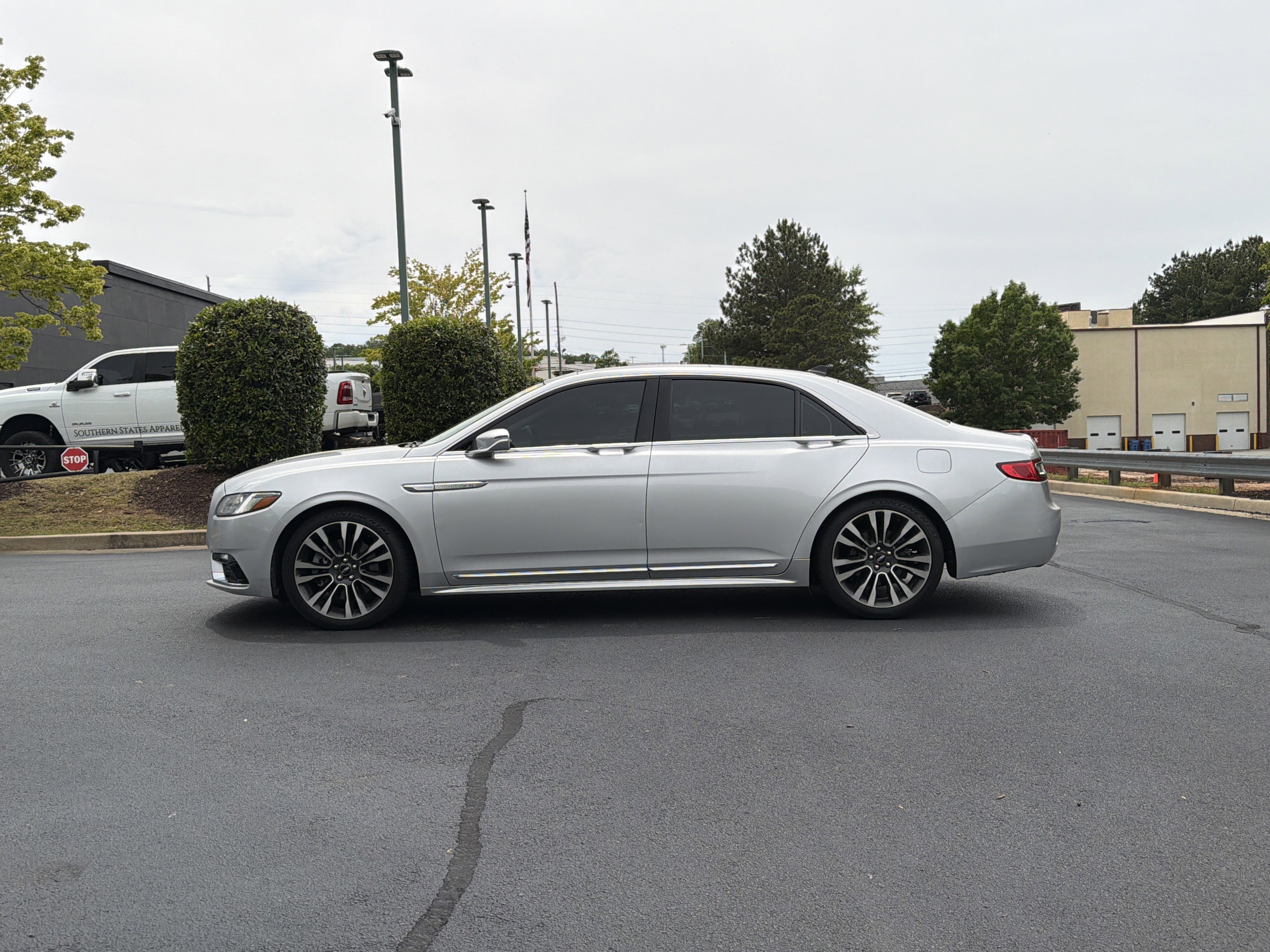 Used 2019 Lincoln Continental Select FWD image 12