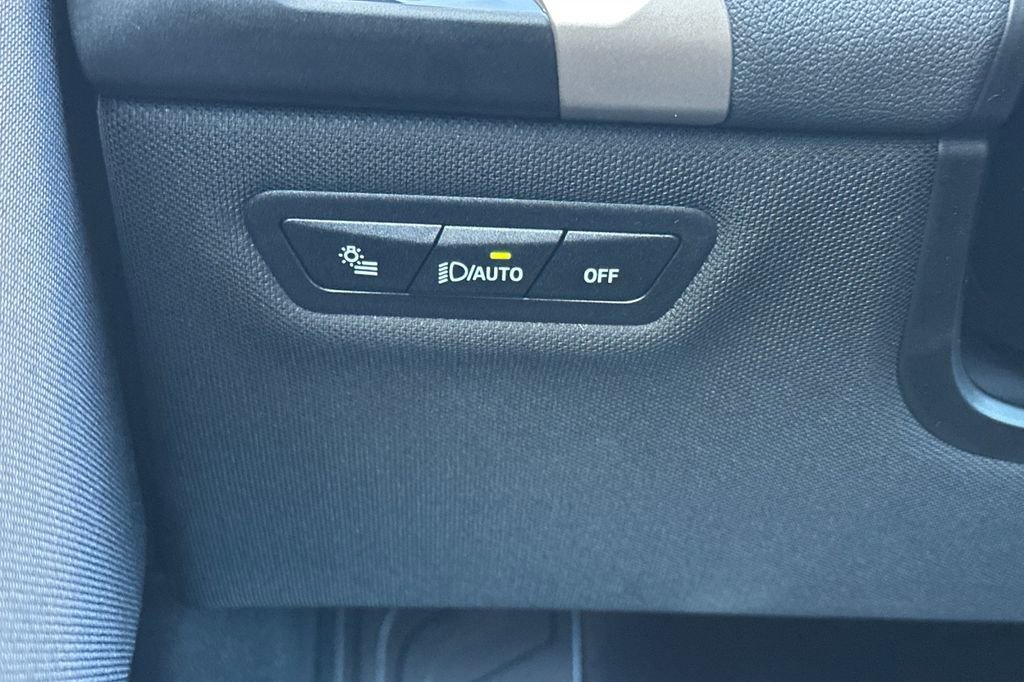 New 2026 BMW iX xDrive60 w/ Premium Package image 32