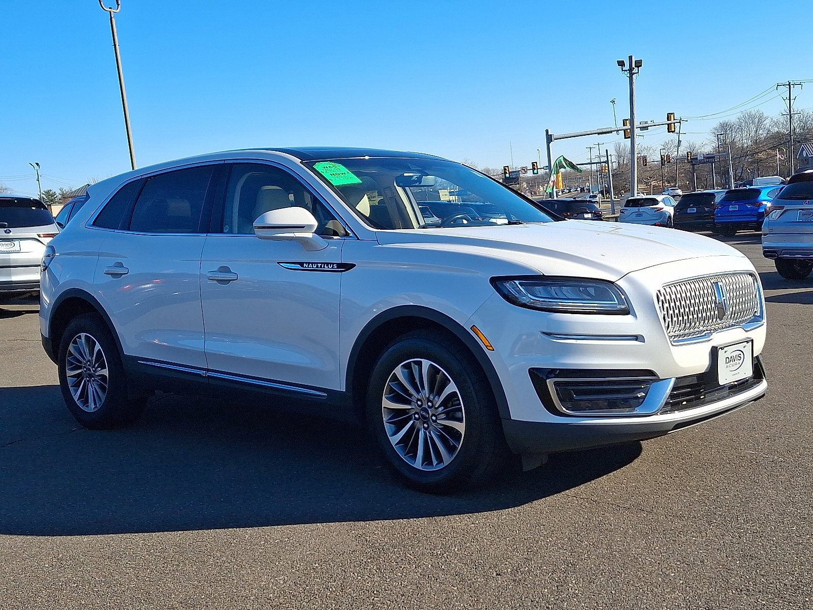 Used 2019 Lincoln Nautilus Select image 3