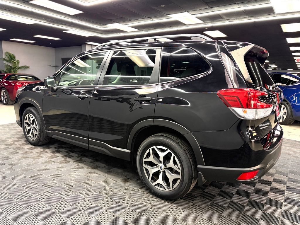 Used 2020 Subaru Forester Premium AWD/4WD image 9