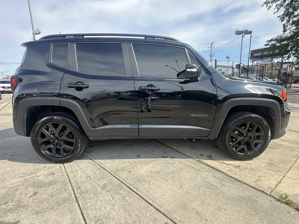 Used 2019 Jeep Renegade Altitude w/ Quick Order Package 2XM AWD/4WD image 4
