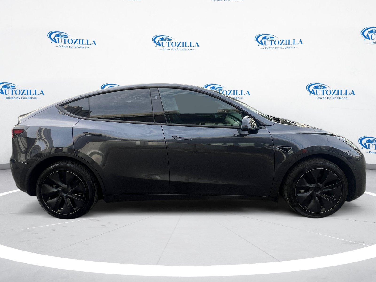 Used 2025 Tesla Model Y Long Range RWD image 6