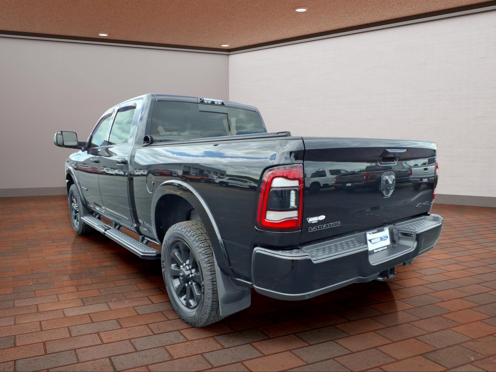 Used 2020 RAM 2500 Laramie w/ Night Edition AWD/4WD image 6