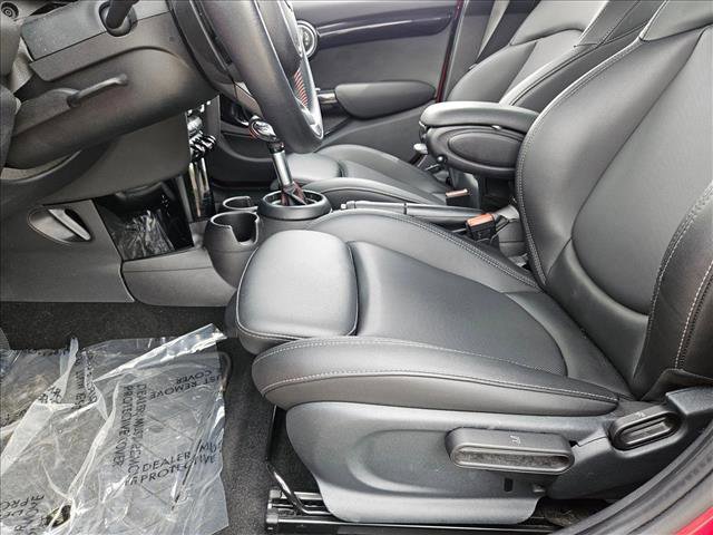 Used 2019 MINI Cooper S w/ Signature Upholstery Package image 17