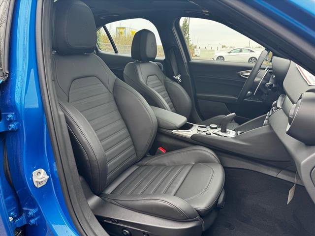 New 2025 Alfa Romeo Giulia AWD w/ Veloce Package AWD image 13