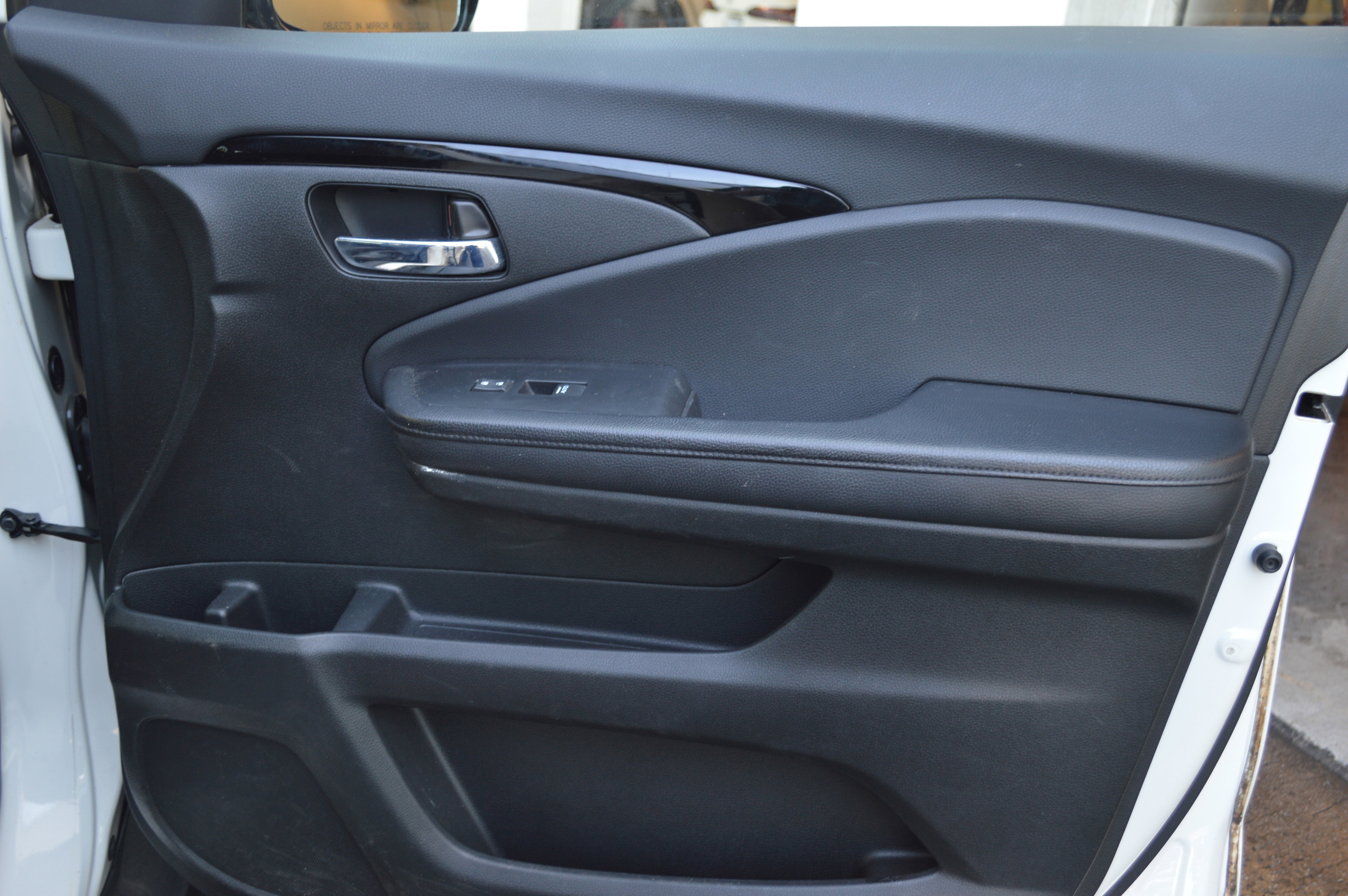 Used 2017 Honda Pilot Touring image 38