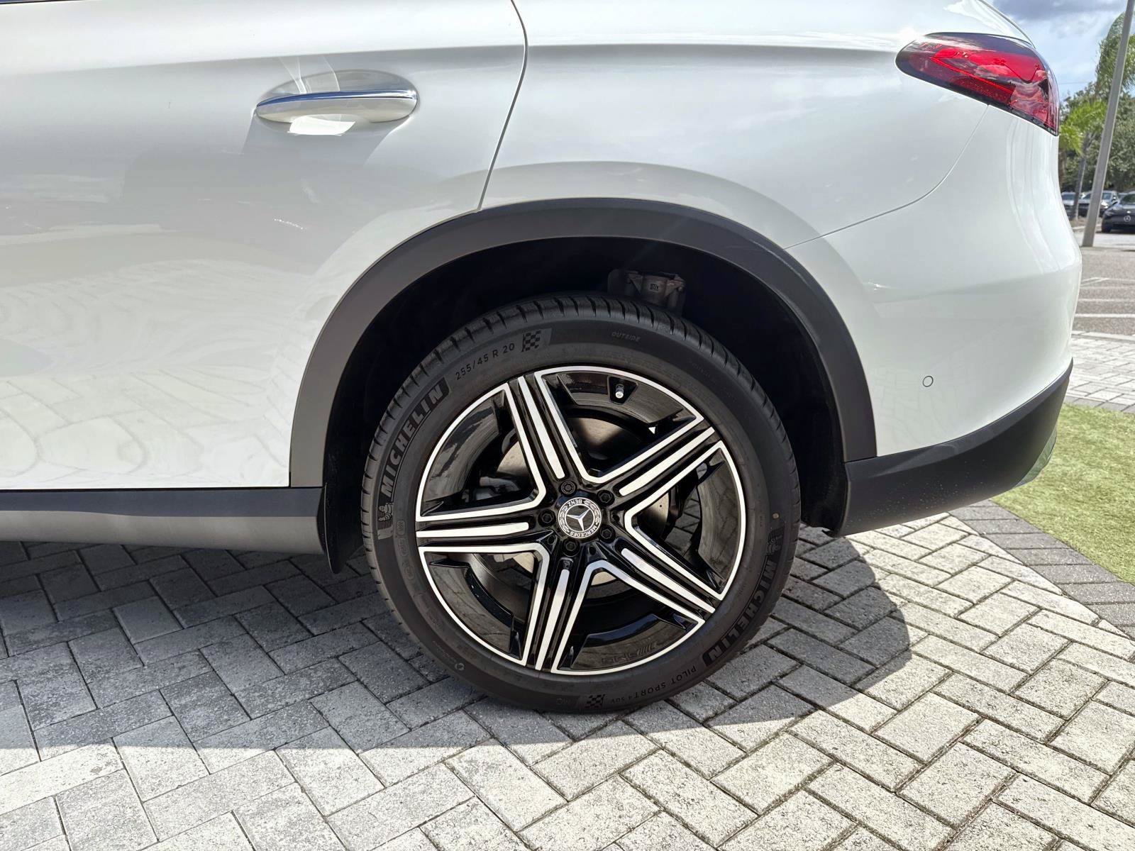 New 2027 Mercedes-Benz GLC 300 image 11