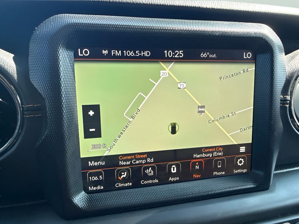Used 2021 Jeep Wrangler Unlimited Sahara AWD/4WD image 30