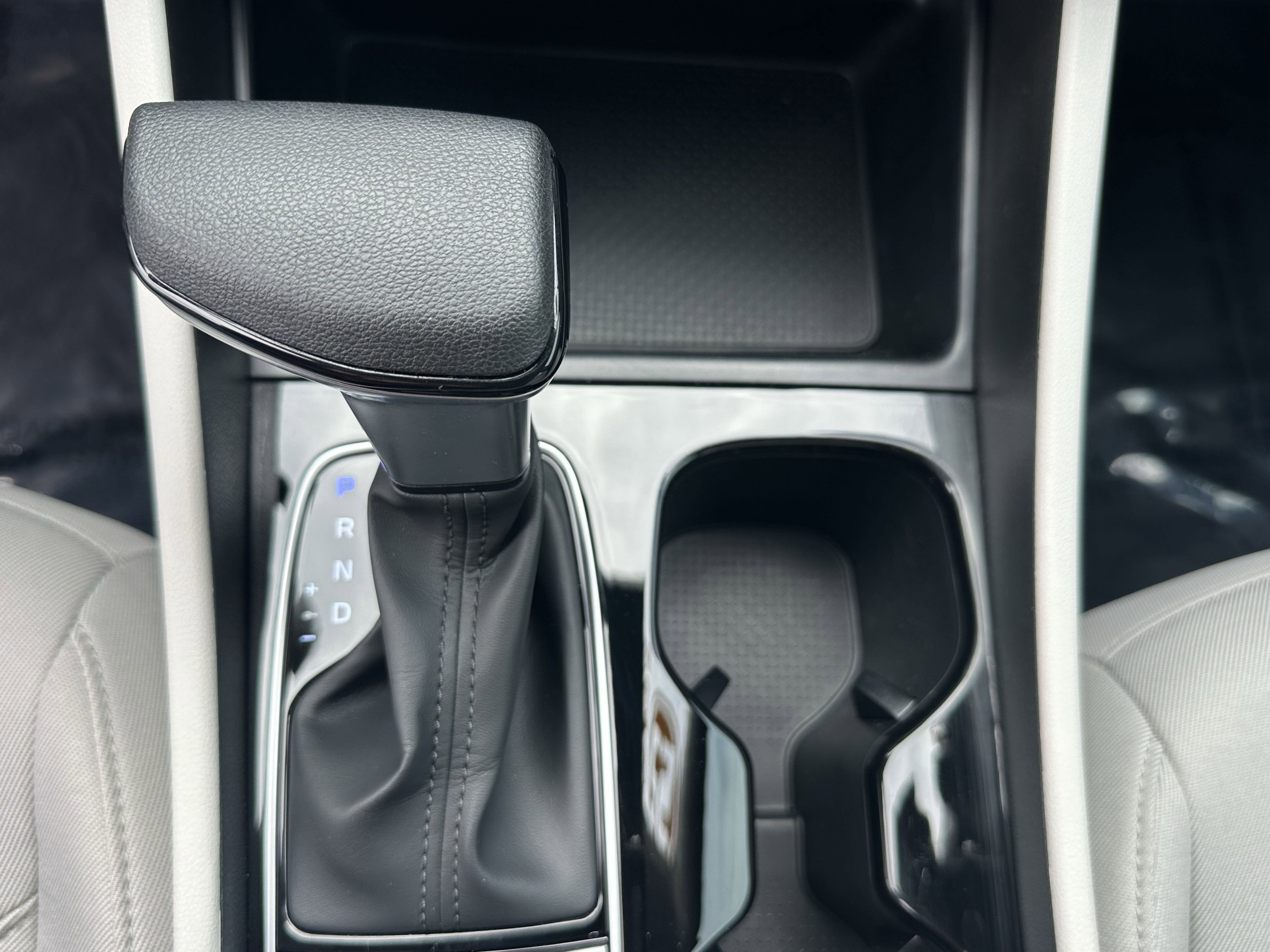 Used 2025 Hyundai Tucson SE image 32