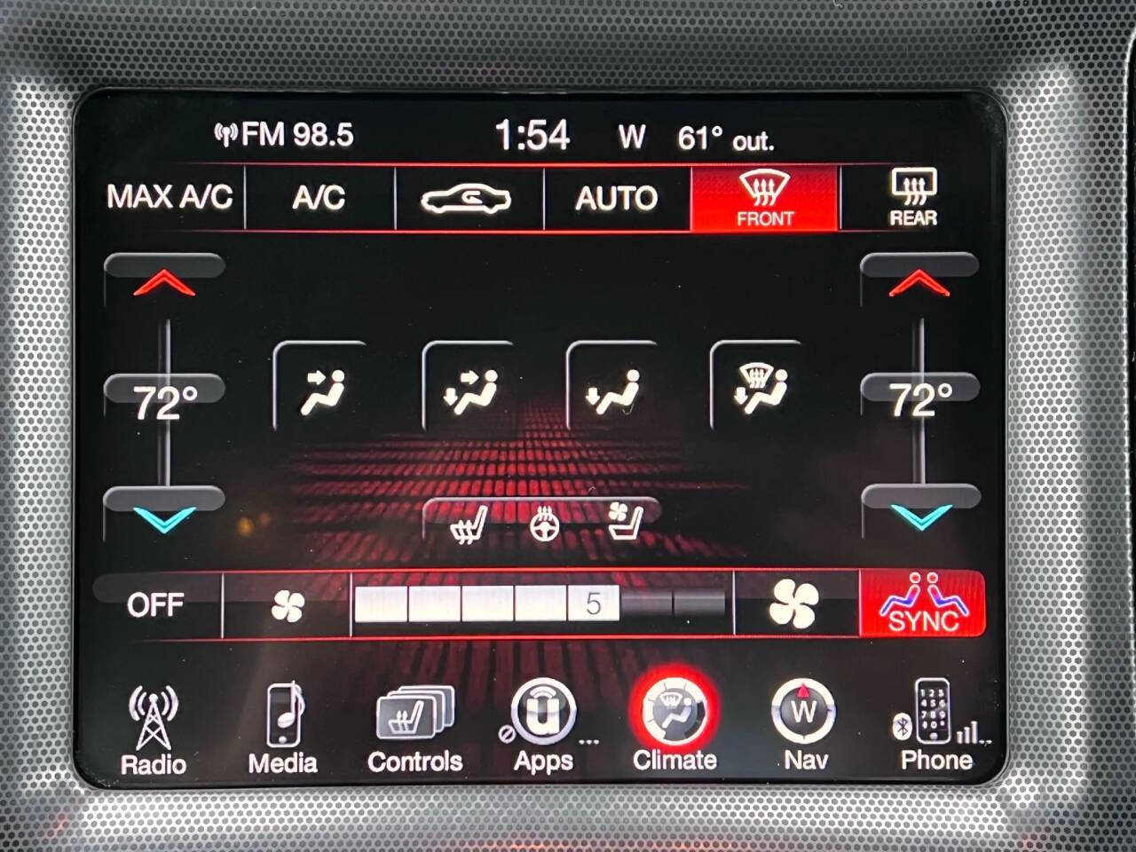 Used 2015 Dodge Challenger SRT w/ Technology Group image 31